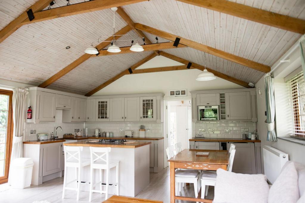 The Anchorage & The Tackleshed Hotel Llancarfan Room photo